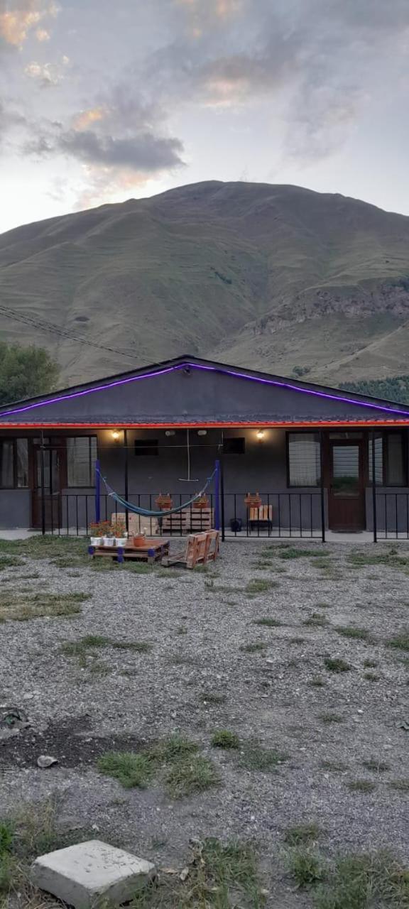 Nikolozi Hotell Kazbegi Exteriör bild