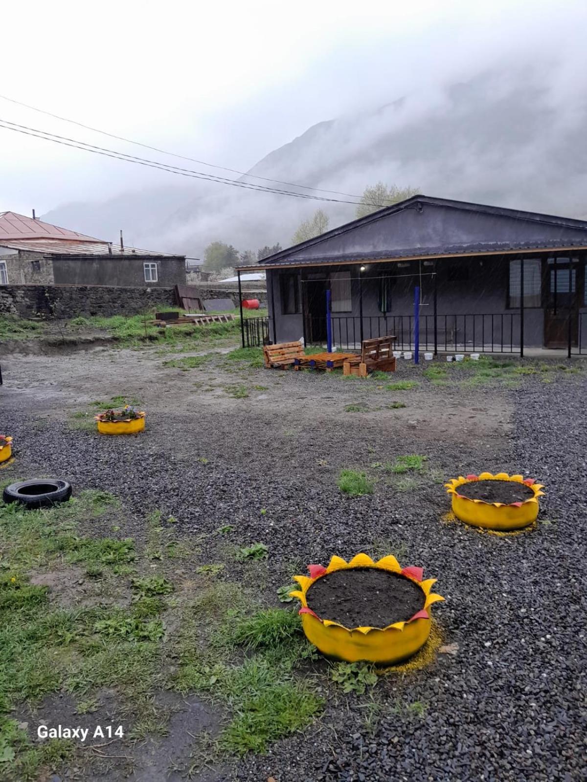 Nikolozi Hotell Kazbegi Exteriör bild